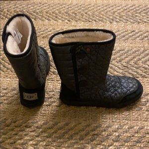 Black heart Ugg boots